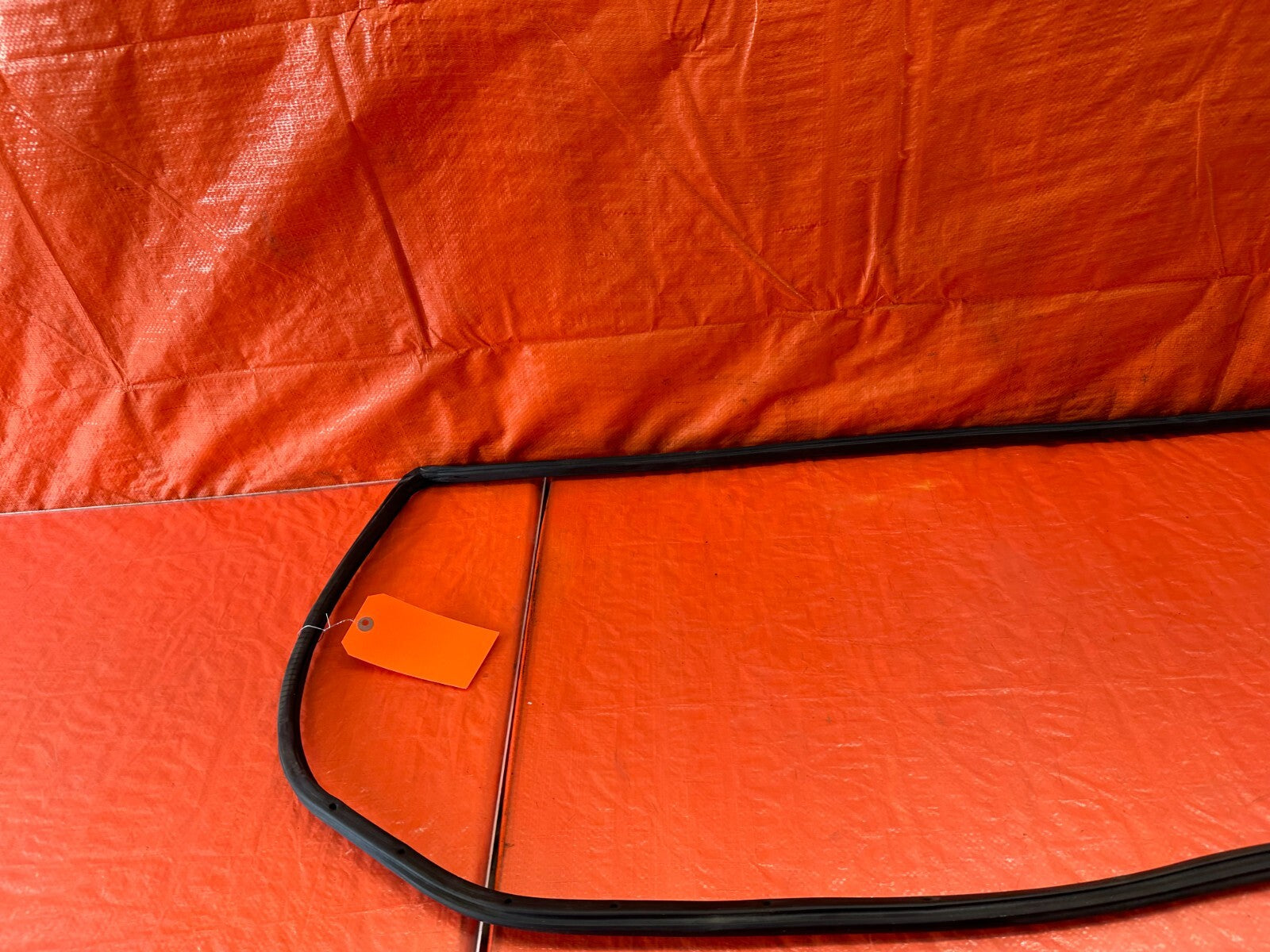 92 95 HONDA CIVIC COUPE HATCH PASSENGER RIGHT WEATHER STRIP   OEM #2365
