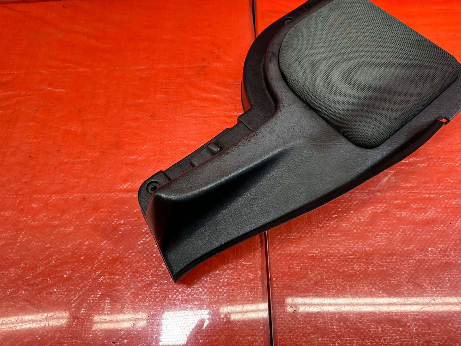 90 93 ACURA INTEGRA 2D   CARGO COVER PRIVACY TRIM   LEFT SIDE BLACK   OEM #18910
