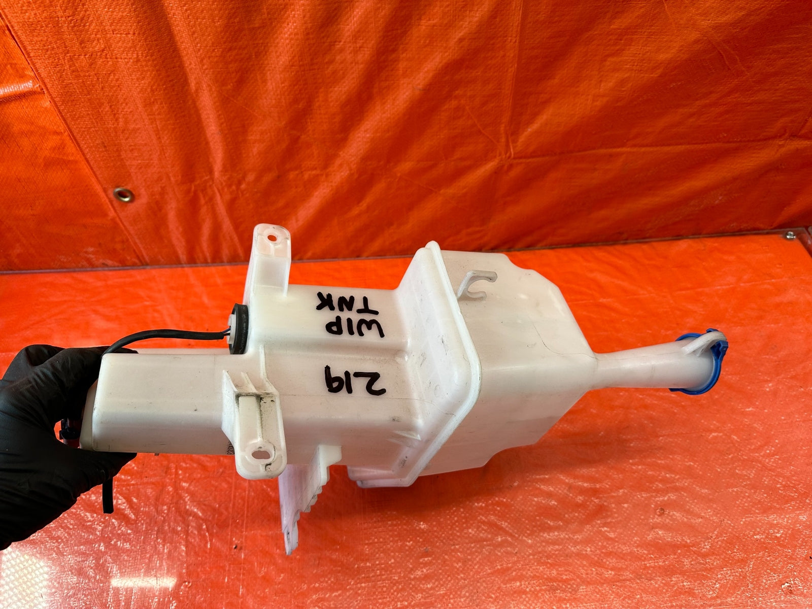 13 16 HYUNDAI GENESIS COUPE WINDSHIELD WIPER FLUID RESERVOIR TANK W/ MOTORS #21912