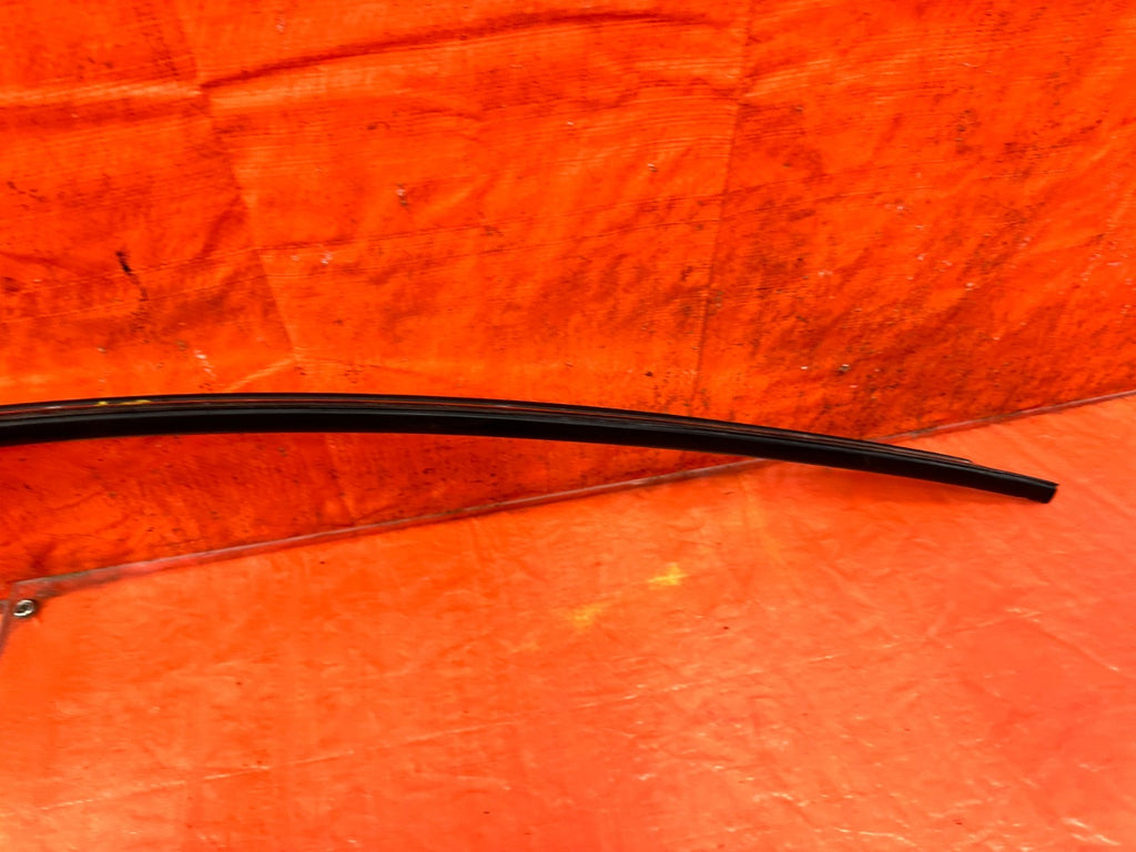 10 16 HYUNDAI GENESIS COUPE   DRIVER LEFT GLASS WINDOW DRIP MOLDING OEM #3185
