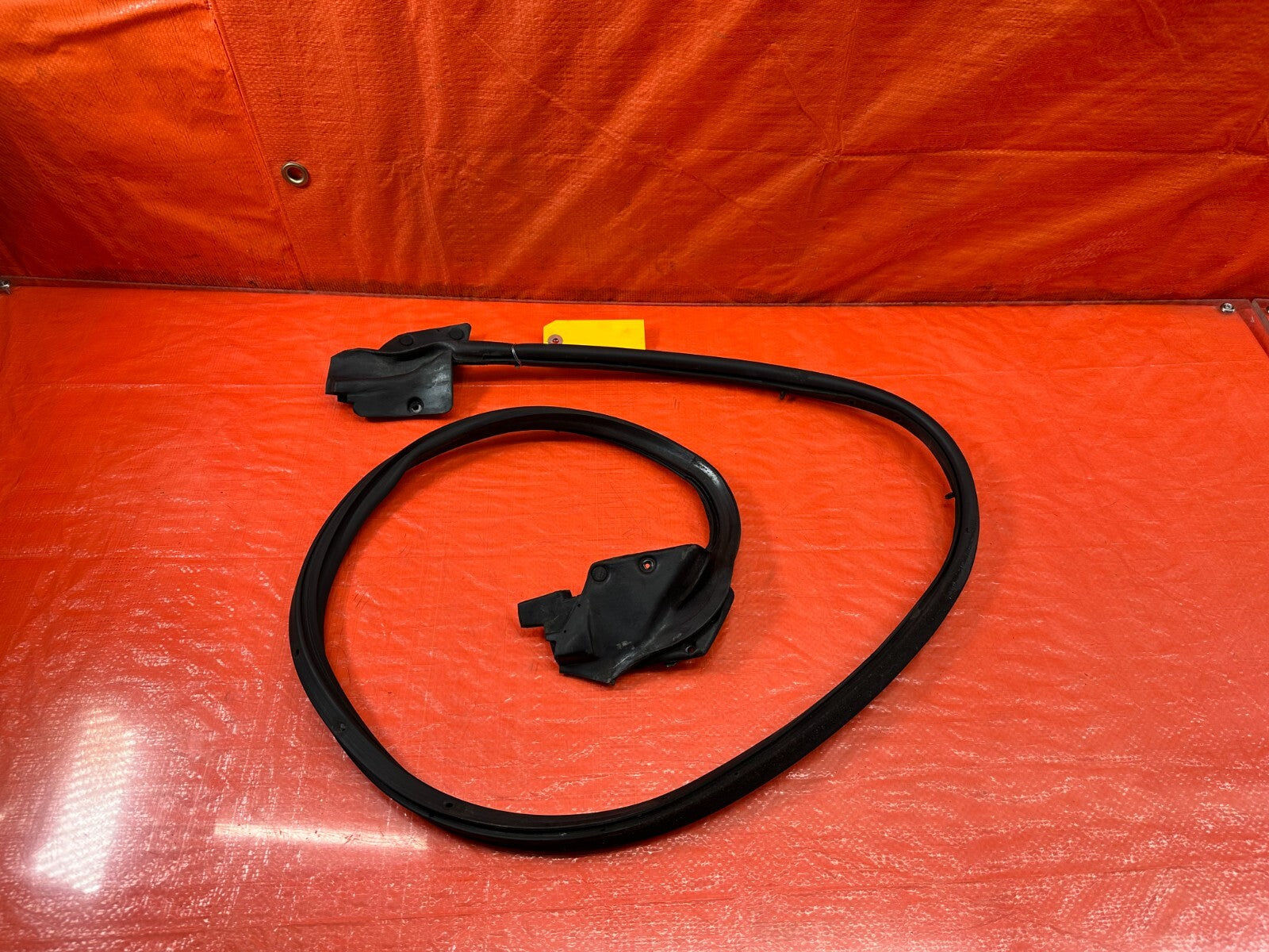 94 01 ACURA INTEGRA SEDAN DRIVER LEFT REAR WEATHER STRIP TRIM SEAL OEM #2290