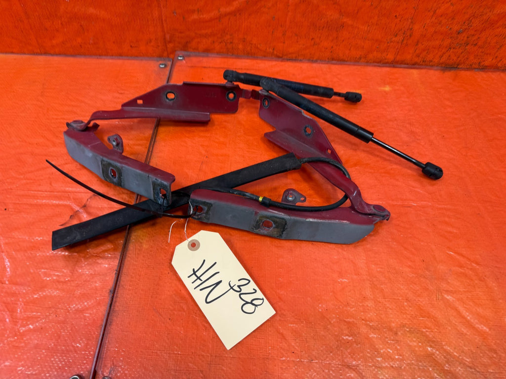 08 15 INFINITI G37 & Q60 2D COUPE   LEFT & RIGHT HOOD HINGES   OEM #3280