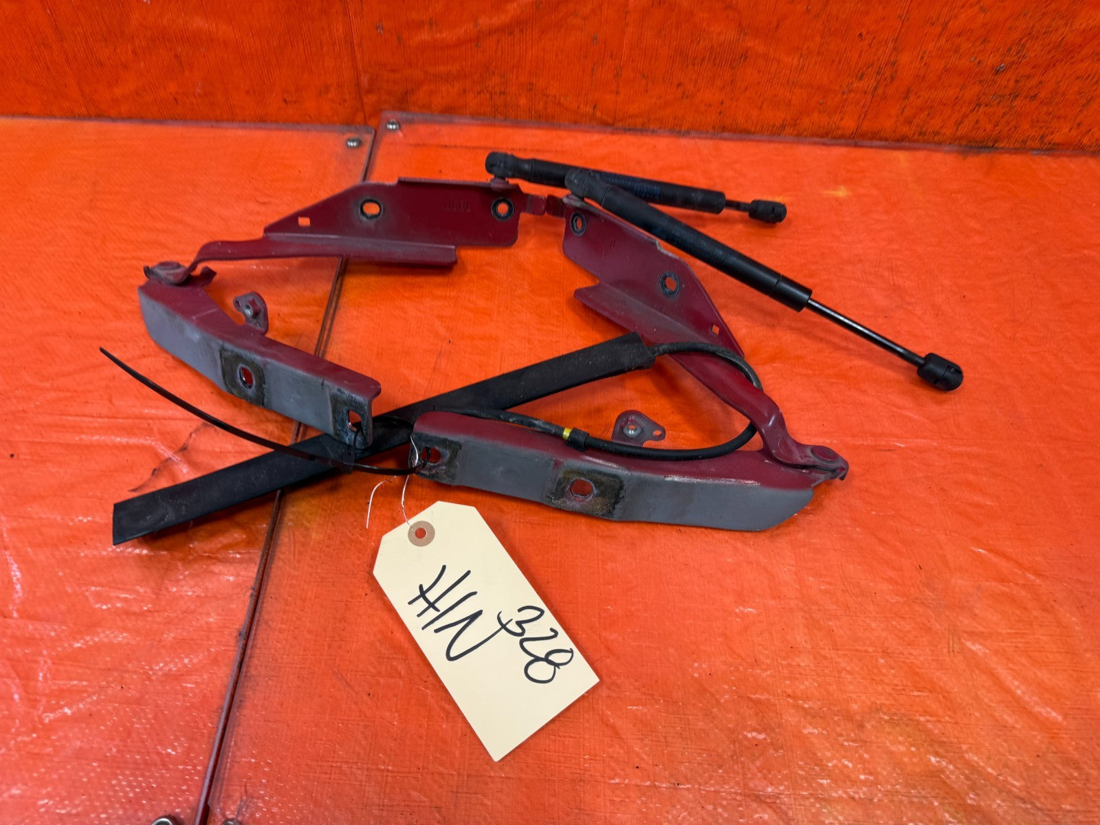 08 15 INFINITI G37 & Q60 2D COUPE   LEFT & RIGHT HOOD HINGES   OEM #3280