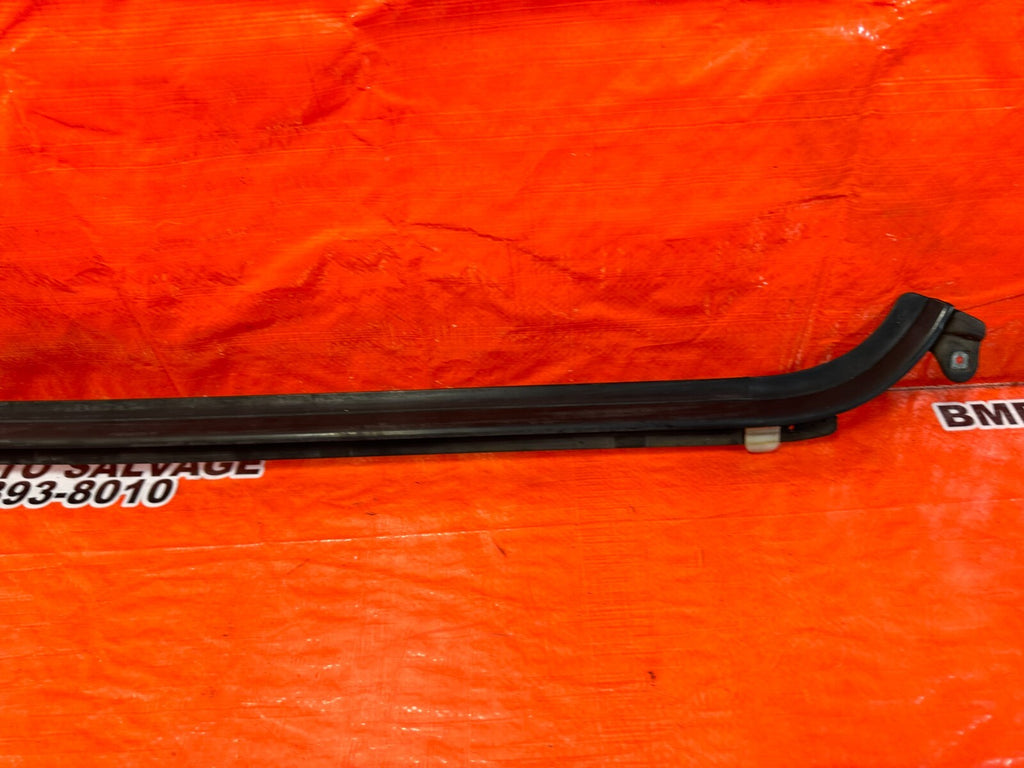 93 97 HONDA DEL SOL   DRIVER LEFT GLASS TRIM BELT MOLDING STRIP   OEM #2562