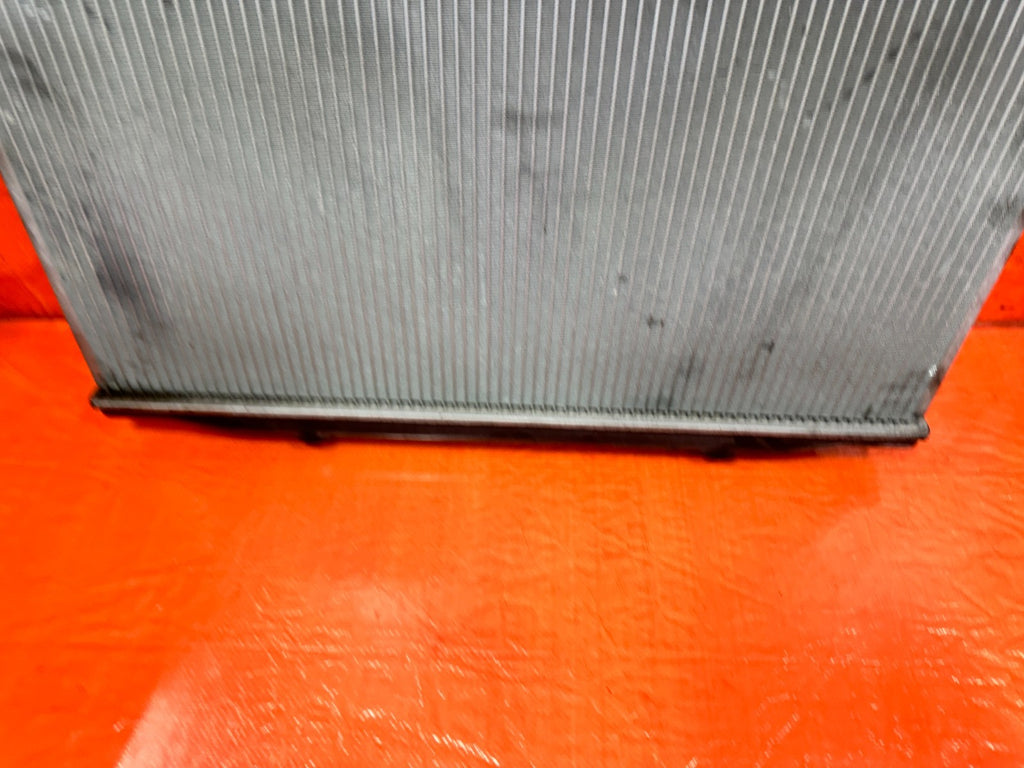 04 05 ACURA TSX   AUTOMATIC RADIATOR WITH BOTH COOLING FANS AND TANK OEM #32214