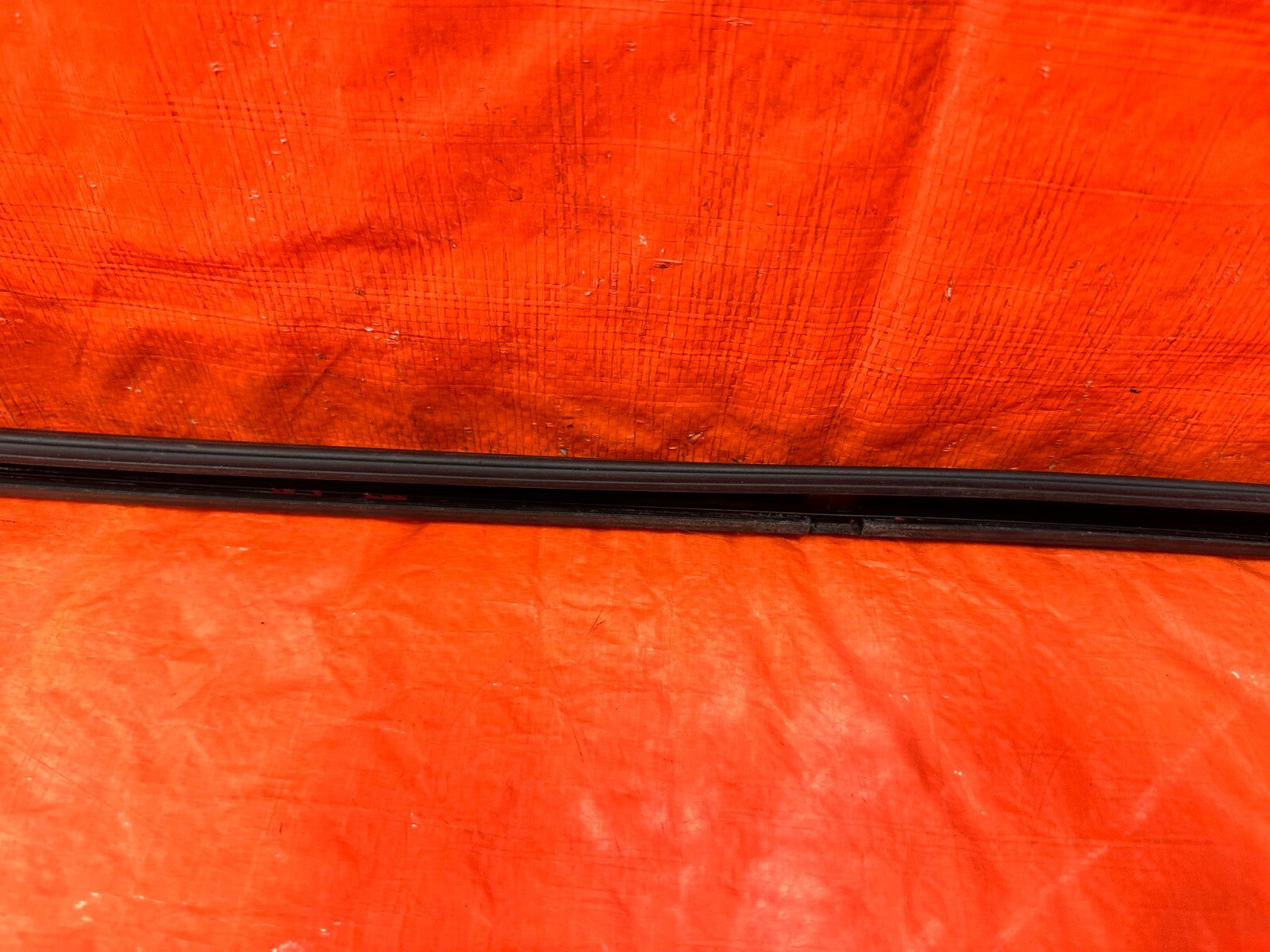 96 00 HONDA CIVIC   COUPE & HATCH   PASSENGER RIGHT DOOR GLASS SUB SEAL OEM #2876