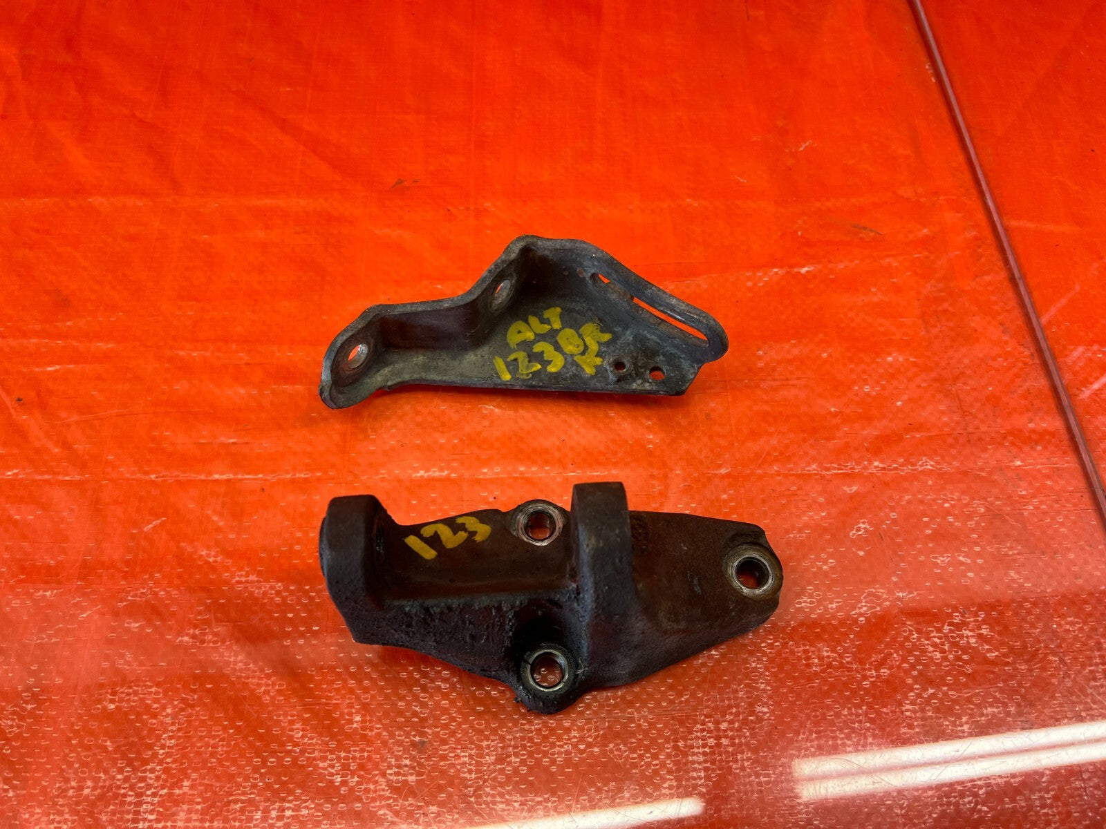 94 01 ACURA INTEGRA   ALTERNATOR MOUNTING BRACKET SET   TOP & BOTTOM   OEM #1236