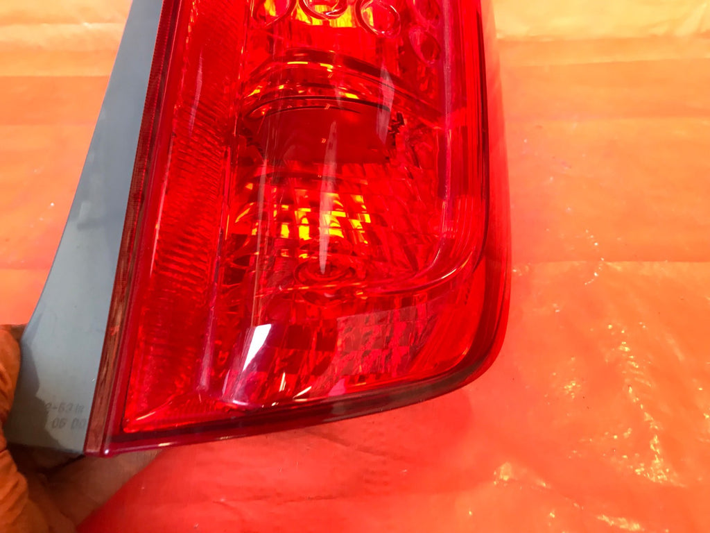 OEM 2008 2009 2010 SCION XB PASSENGER RIGHT TAIL LIGHT LAMP 08 09 102