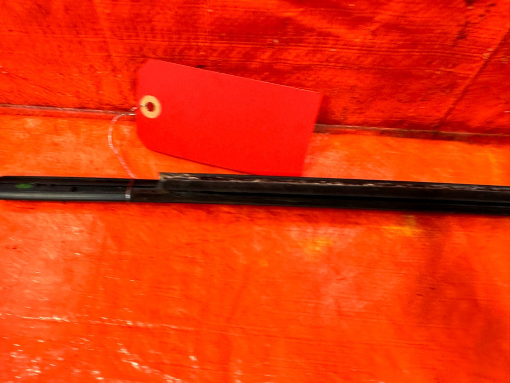 04 11 MAZDA RX8 RX 8   PASSENGER RIGHT EXTERIOR WINDOW GLASS TRIM   OEM #3038