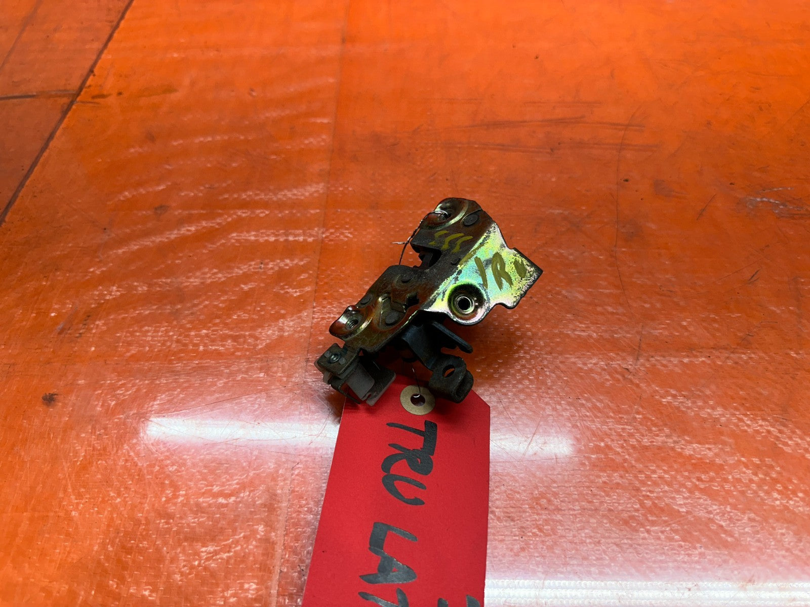 92 95 HONDA CIVIC EX 1.6L 2D COUPE   REAR TRUNK LOCK LATCH CATCH   OEM #3335