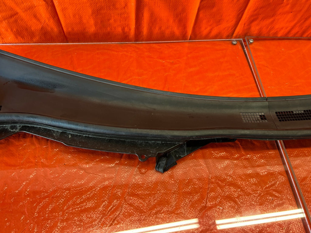 14 20 INFINITI Q50 Q60   WINDSHIELD WIPER COWL TRIM PLASTIC   OEM FACTORY #1136