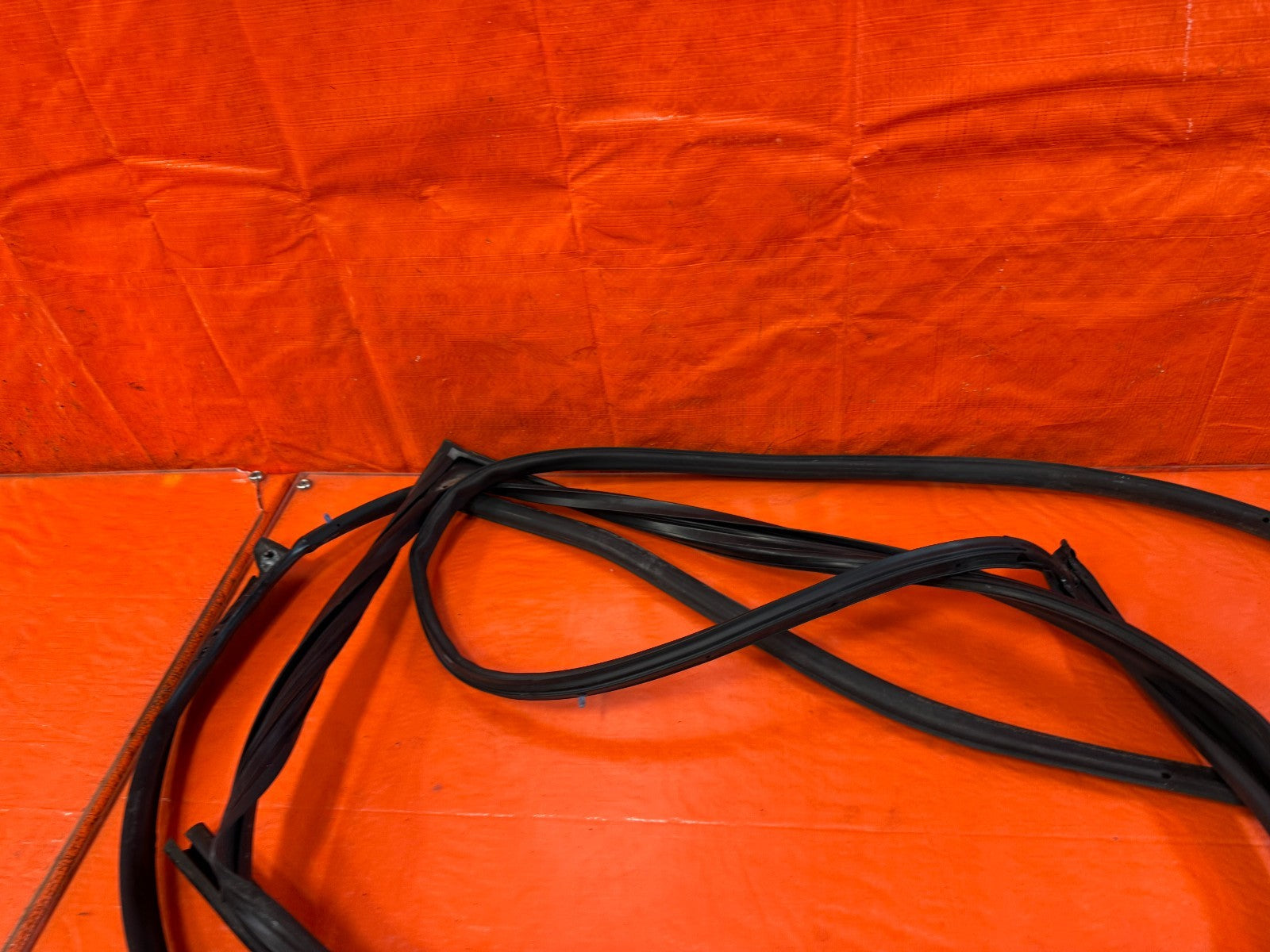 04 08 ACURA TSX   RIGHT FRONT   WEATHER STRIP & RUN CHANNEL OEM 3224