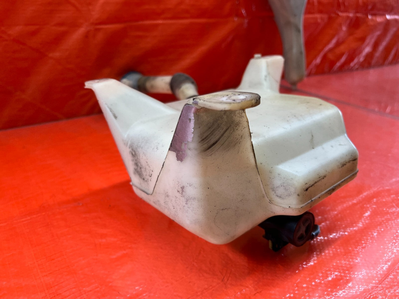 04 08 ACURA TSX   WINDSHIELD WIPER RESERVOIR TANK W/ MOTOR   OEM FACTORY #20914