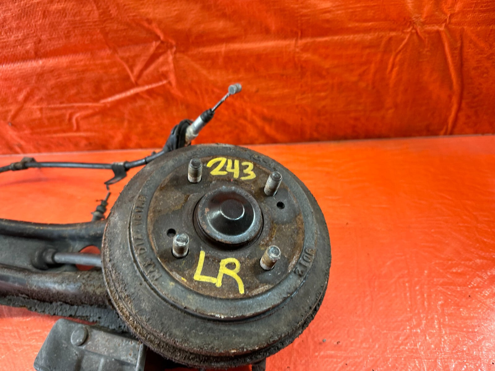 1989 89 HONDA CRX   DRIVER LEFT REAR TRAILING ARM BRAKE DRUM   OEM #2433