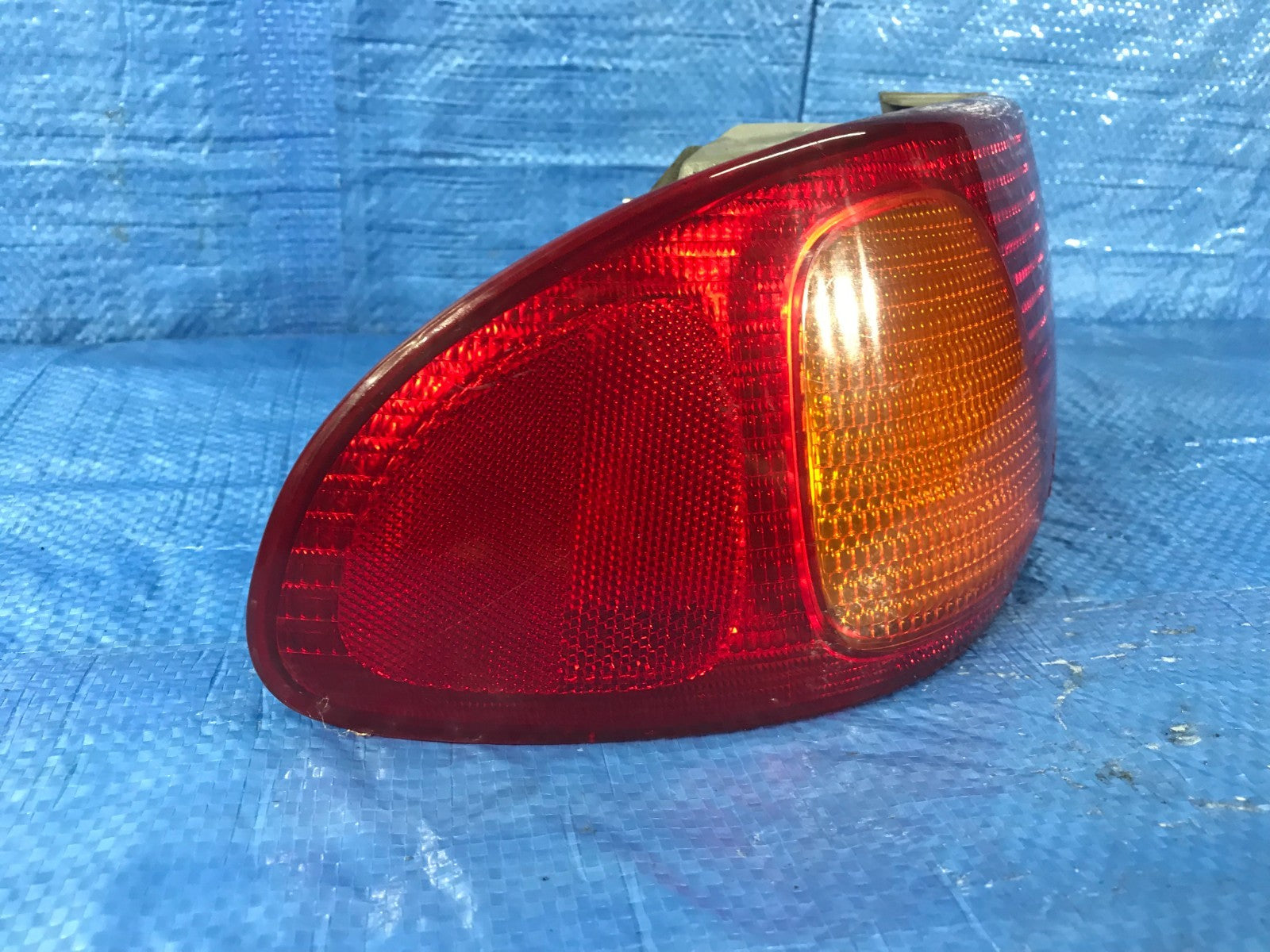 OEM 2002 02 TOYOTA COROLLA S   DRIVER LEFT OUTER TAIL LIGHT L LH2