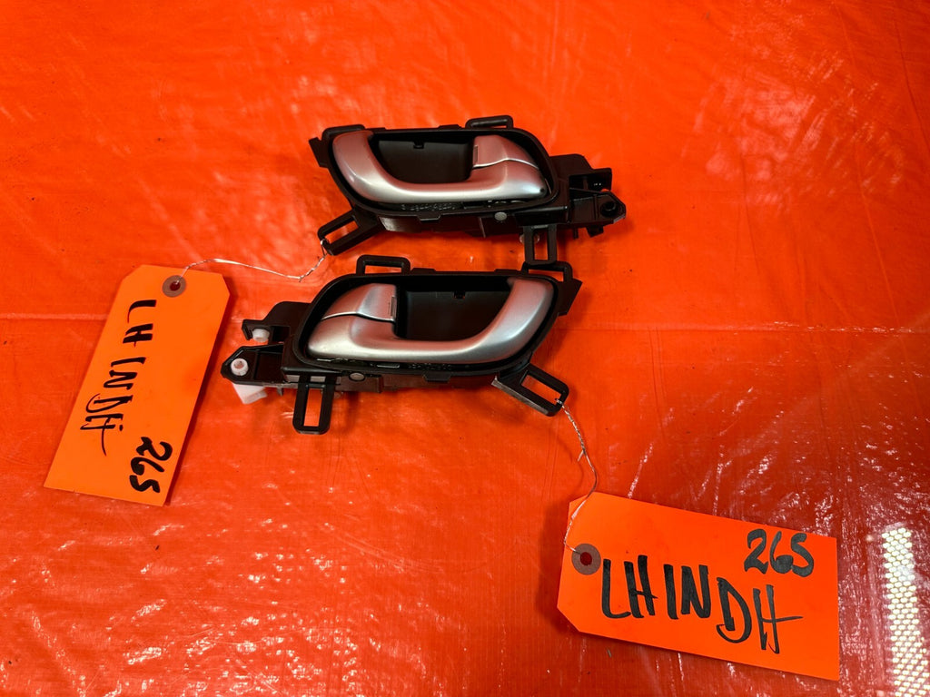 12 15 HONDA CIVIC SI 2D COUPE   LEFT AND RIGHT INTERIOR DOOR HANDLES W/ TRIM 26511