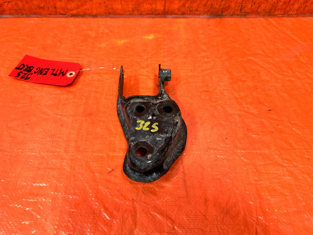 90 91 HONDA CIVIC HATCH   D16A6 5 SPEED MANUAL REAR TRANSMISSION BRACKET OEM 3254