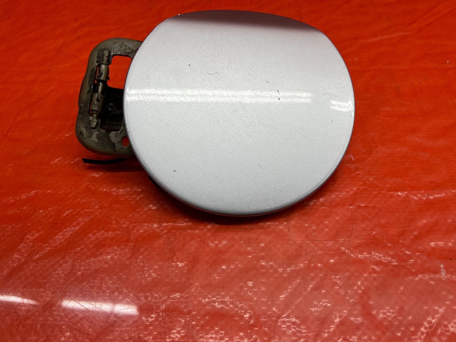 06 11 CIVIC 2D COUPE   FUEL LID / GAS CAP COVER SILVER COLOR   OEM #1632