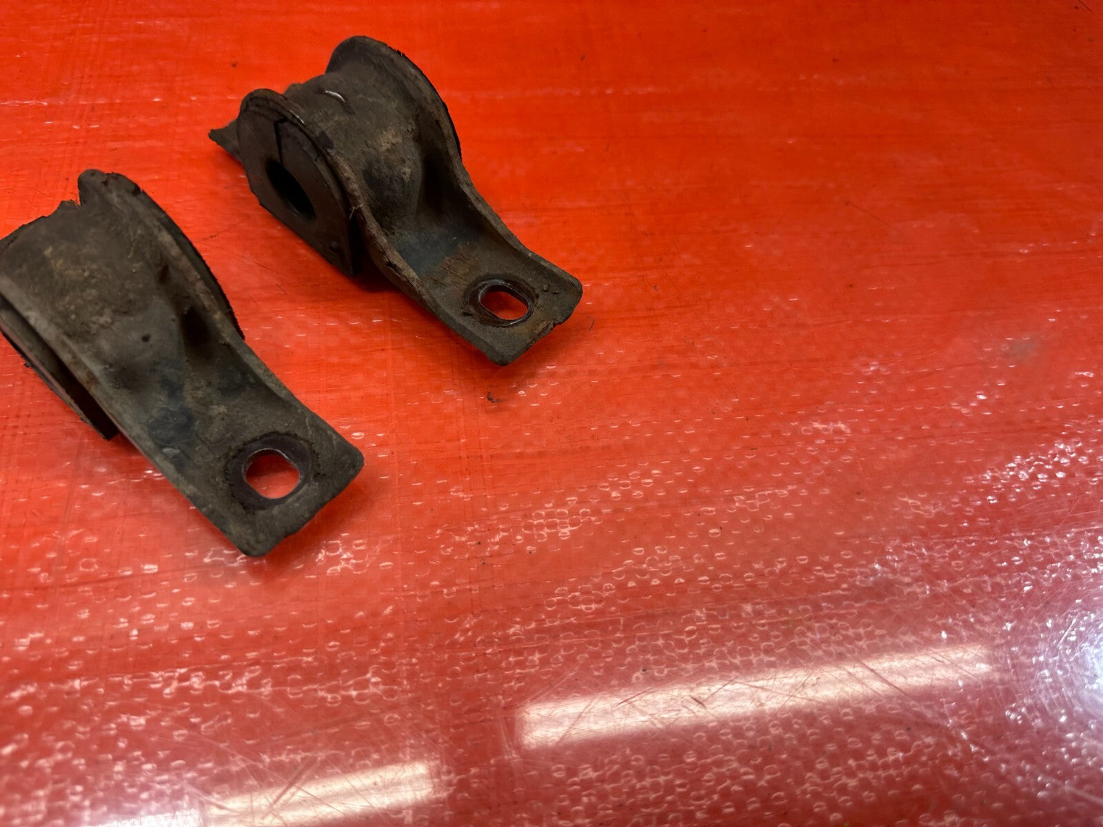 02 05 HONDA CIVIC SI EP3 HATCH REAR SWAY BAR MOUNTING BRACKET & BUSHINGS OEM 2134