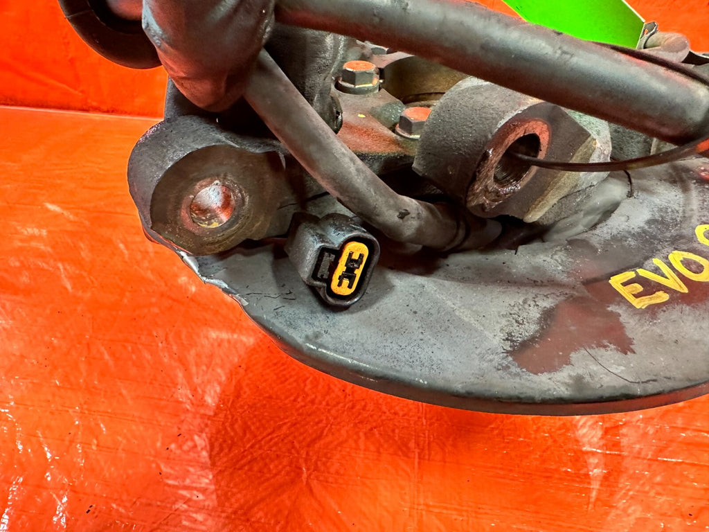 03 06 LANCER EVOLUTION VIII 8 EVO IX 9   RIGHT REAR  SPINDLE KNUCKLE HUB13
