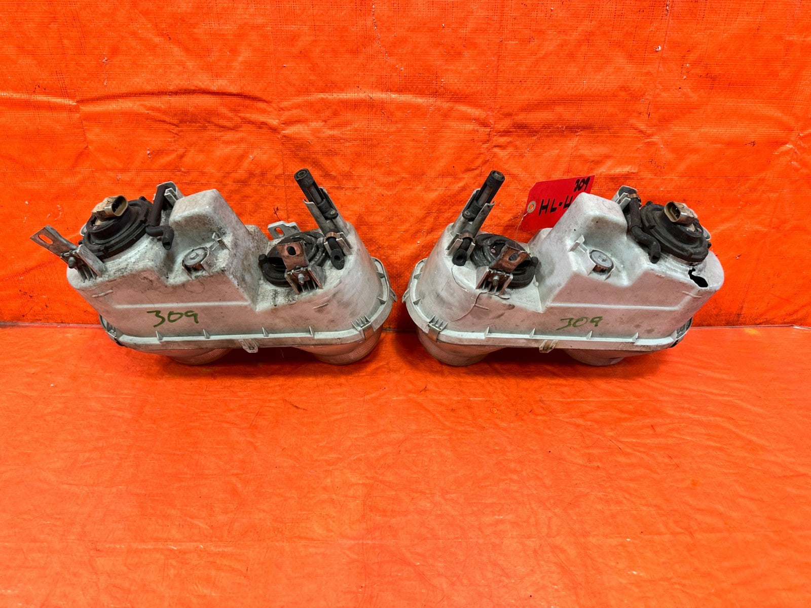 94 97 ACURA INTEGRA HEADLIGHTS HEADLAMPS   LEFT AND RIGHT HEADLIGHT SET OEM 30910