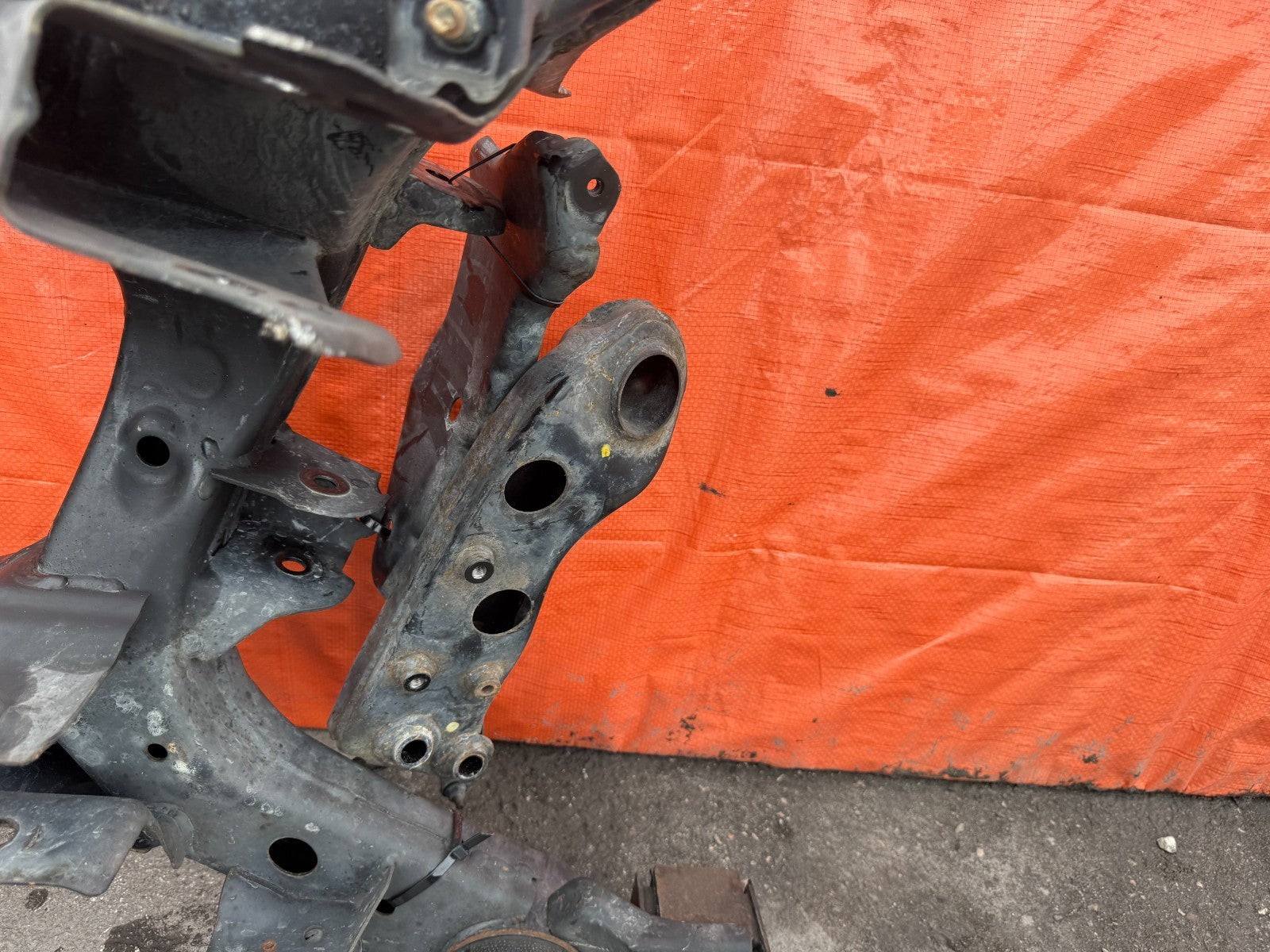 08 15 INFINITI G37 COUPE & CONVERTIBLE   REAR SUBFRAME CROSSMEMBER K FRAME   32013