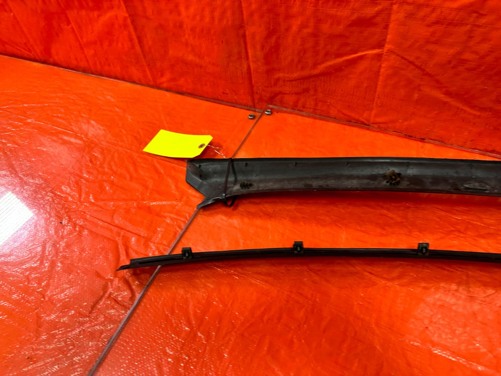 88 91 HONDA CRX DX   LEFT & RIGHT REAR A PILLARS   BLACK COLOR   OEM #27713