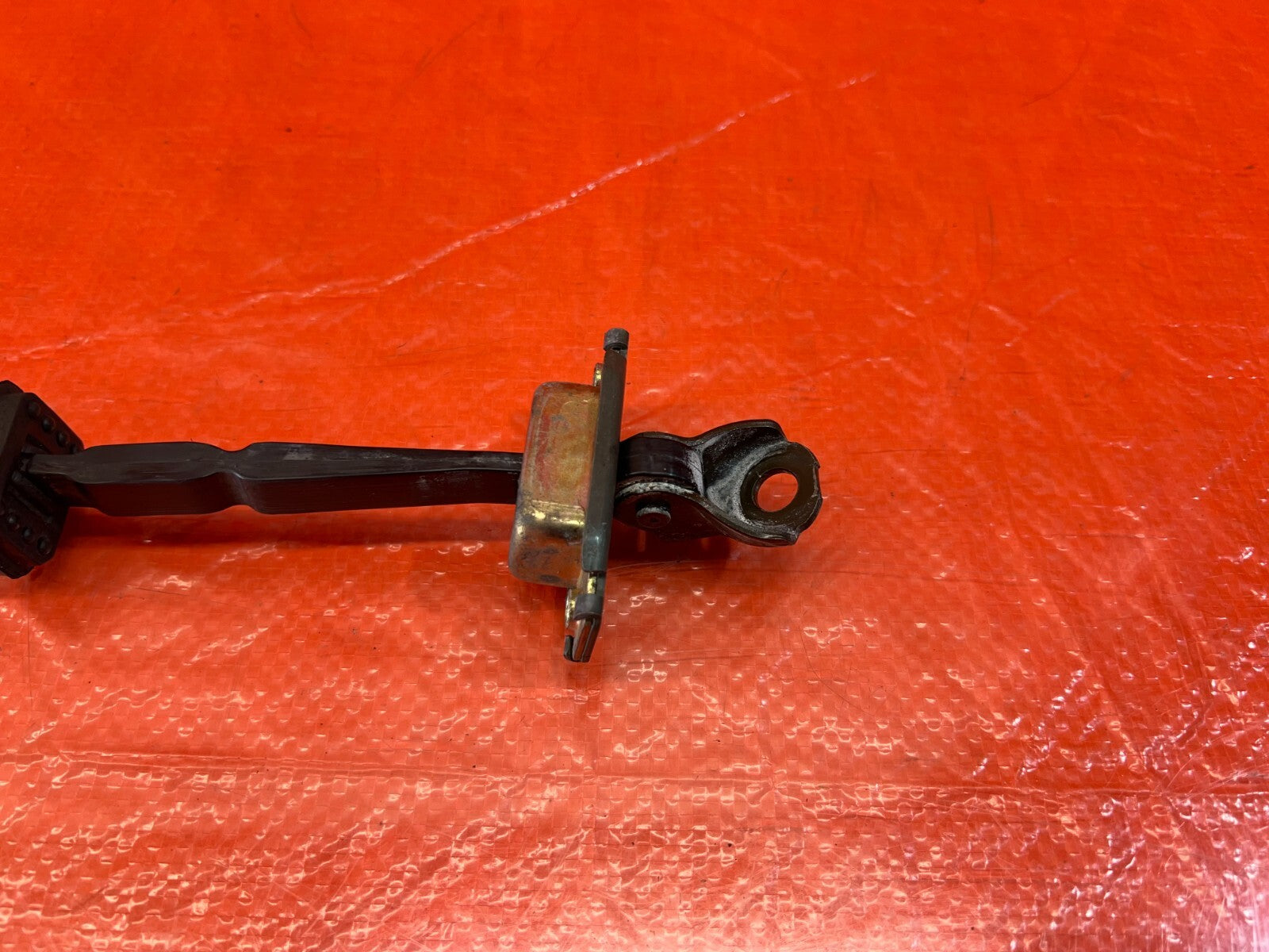 02 06 ACURA RSX   DRIVER LEFT   DOOR CHECKER HINGE ARM STOPPER   OEM #1725