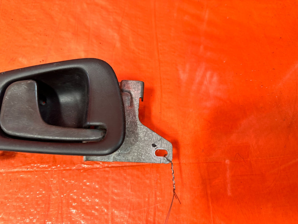 92 95 HONDA CIVIC   2D COUPE   PASSENGER RIGHT   INTERIOR DOOR HANDLE   OEM 3272