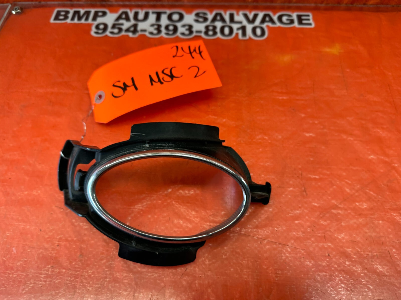 07 09 LEXUS ES350   DRIVER LEFT FOG LIGHT FOG LAMP TRIM PLASTIC INSERT   OEM 2446