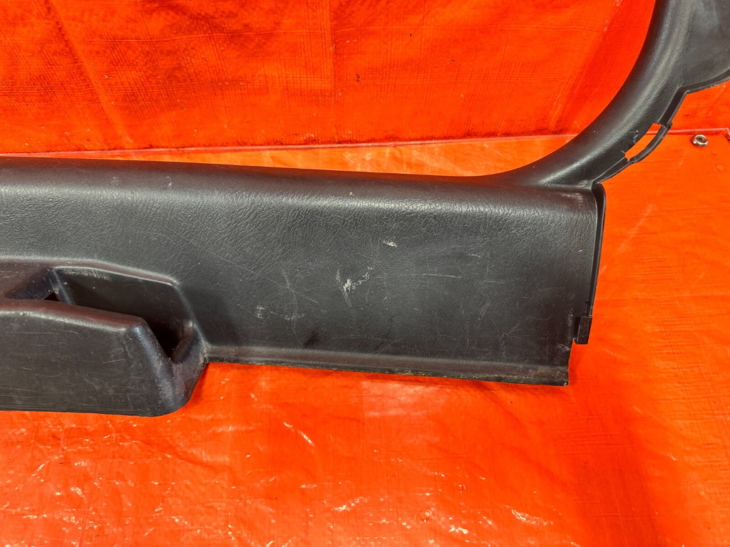 96 00 HONDA CIVIC COUPE   LEFT AND RIGHT FLOOR PILLARS SCUFF PLATES GRAY OEM 27419