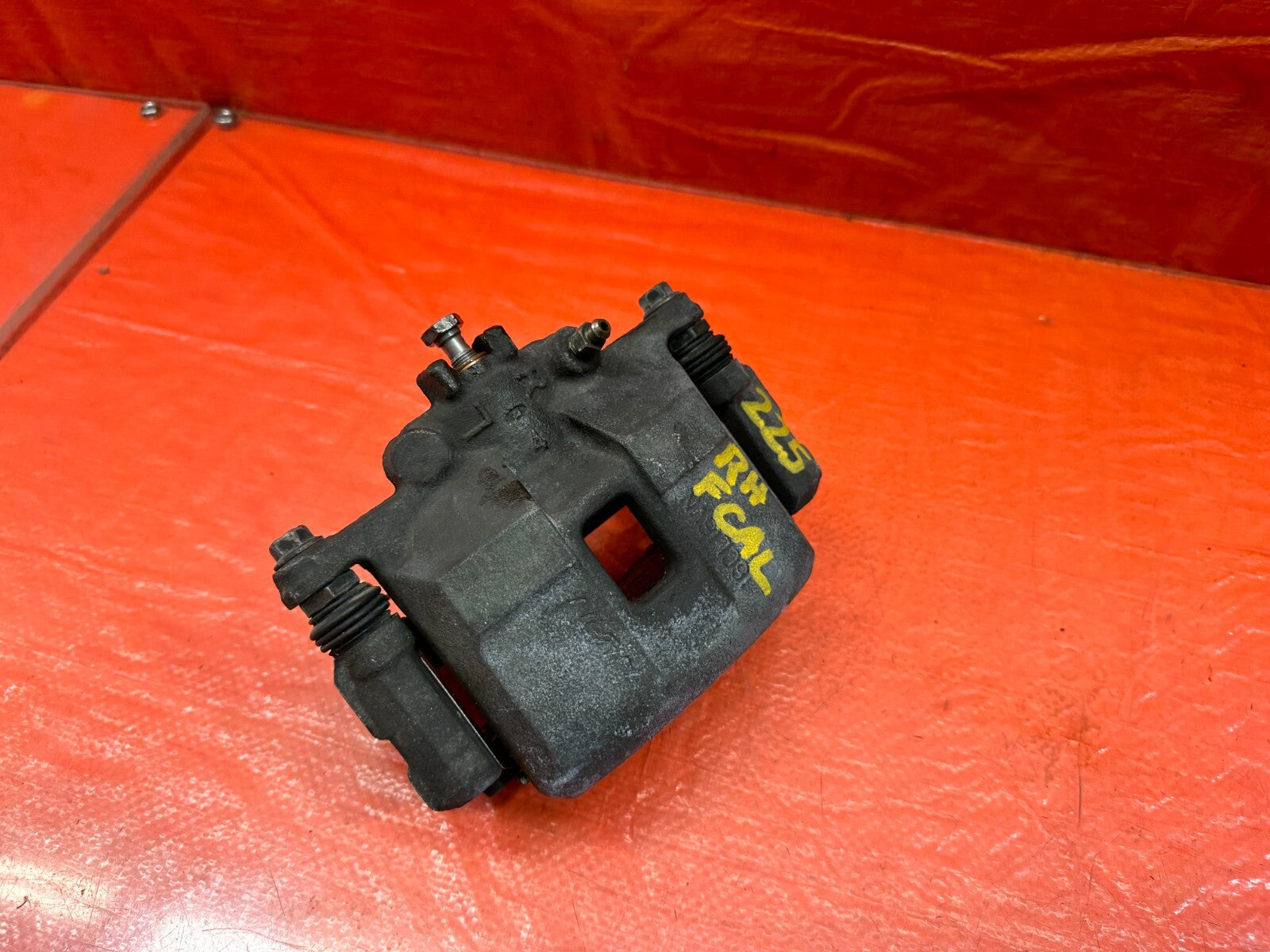00 09 HONDA S2000   PASSENGER RIGHT FRONT BRAKE CALIPER   OEM FACTORY 2250