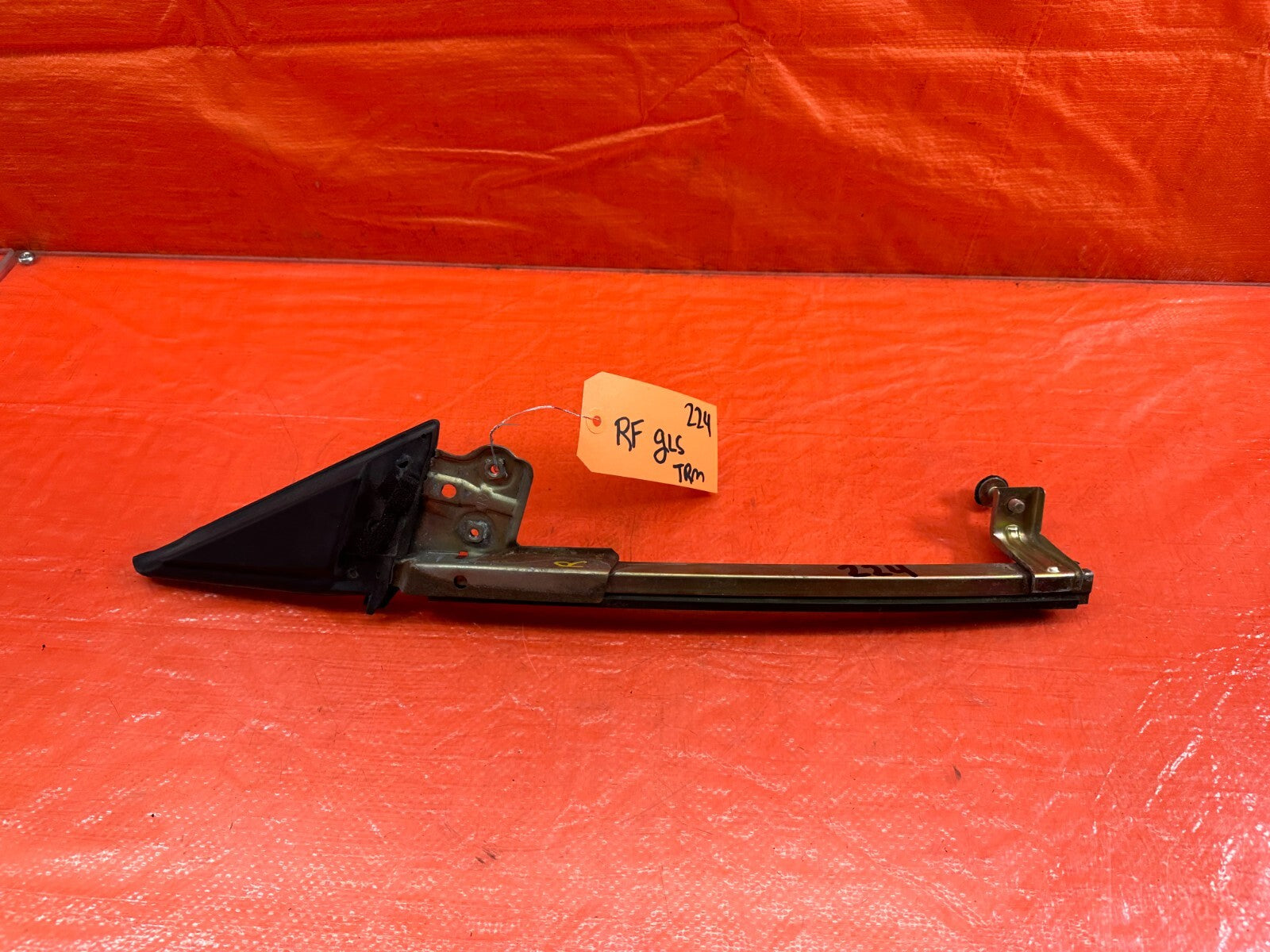 00 09 HONDA S2000   PASSENGER RIGHT   DOOR WINDOW GLASS PLACEMENT HOLDER OEM 2240