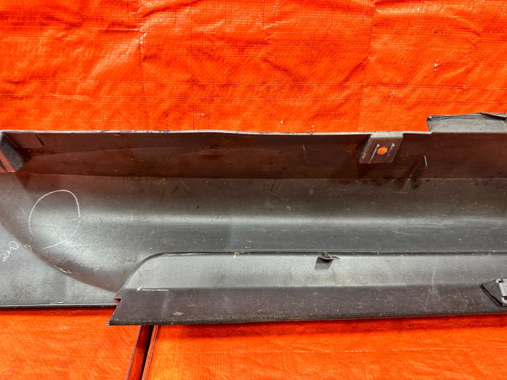 09 13 INFINITI G37 CONVERTIBLE   DRIVER LEFT SIDE SKIRT ROCKER MOLDING OEM #31012