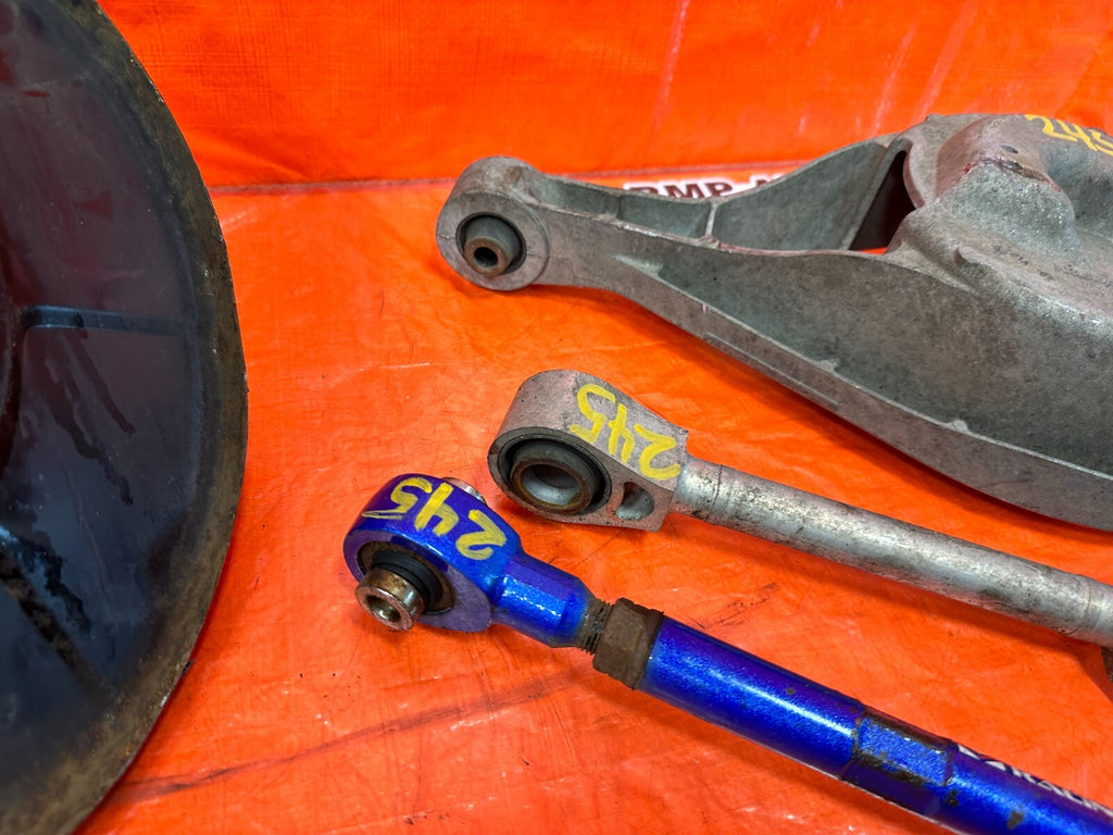 08 15 INFINITI G37 & Q60   DRIVER LEFT REAR SPINDLE KNUCKLE W/ CONTROL ARMS #24512