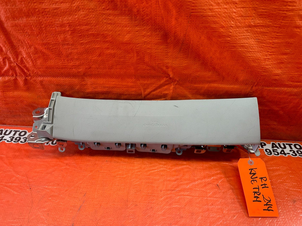 2009 09 LEXUS ES350   PASSENGER RIGHT KNEE TRIM PLASTIC UNIT   GRAY   OEM #2440