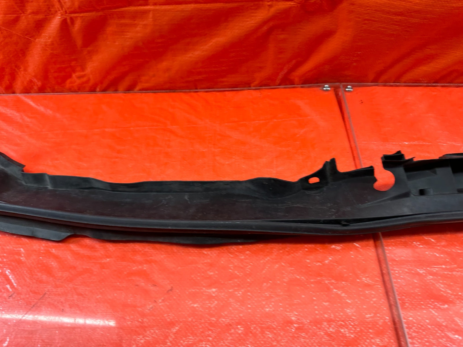 07 13 INFINITI G35 G37 SEDAN   RUBBER FENDER TRIM HOOD SEAL   LEFT   OEM #1926