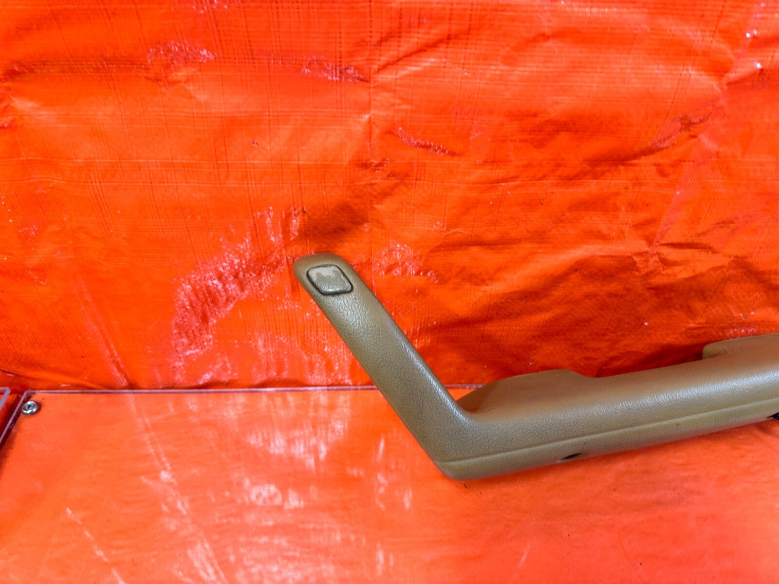 90 97 MAZDA MX 5 MIATA   PASSENGER RIGHT INTERIOR DOOR PULL HANDLE OEM #2678