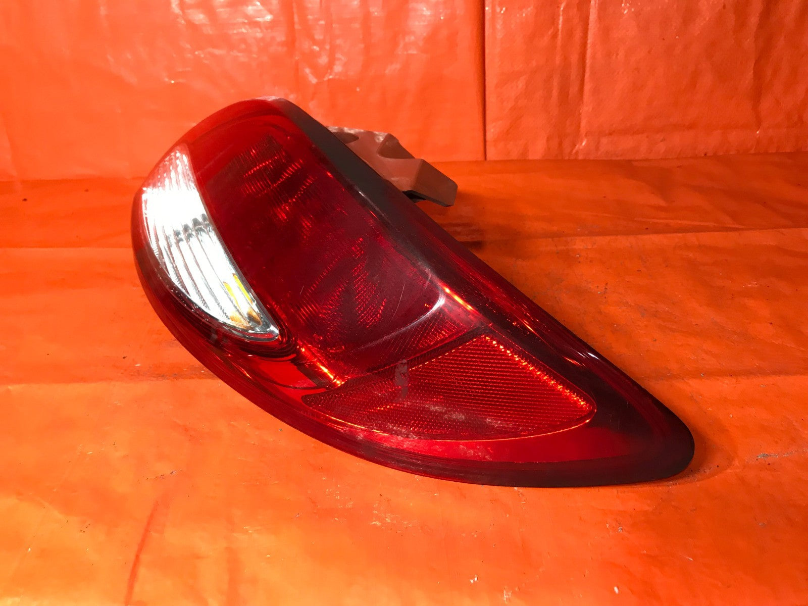 OEM 2011 2012 11 12 MAZAD 2 PASSENGER RIGHT TAIL LIGHT LAMP R RH P94935
