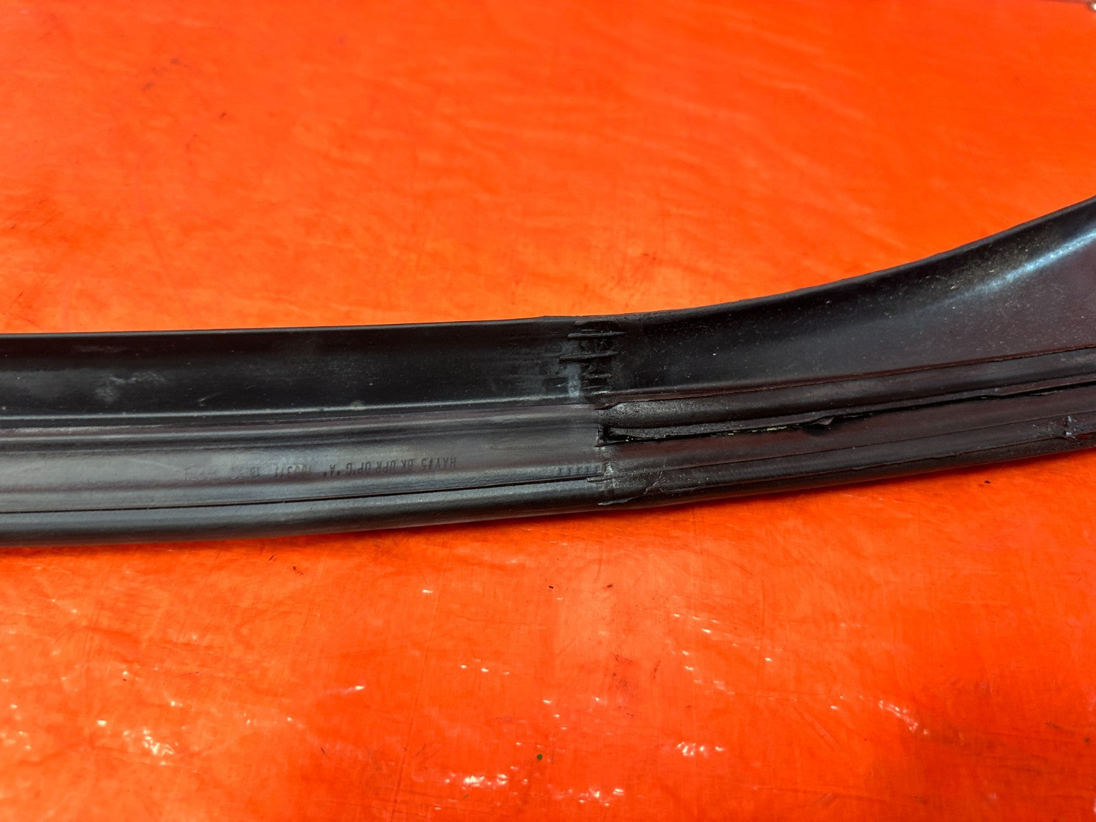 10 16 HYUNDAI GENESIS COUPE   RIGHT DOOR UPPER WEATHER STRIP SEAL OEM #3029