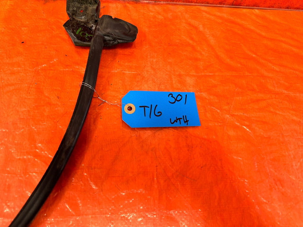 97-01 HONDA CR-V CRV - REAR TRUNK WEATHER STRIP GASKET SEAL - OEM FACTORY #3012
