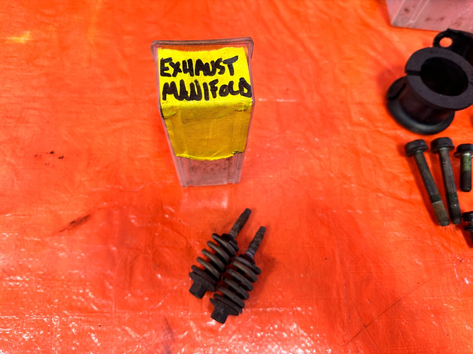 04 08 ACURA TSX   2.4L   EXHAUST MID PIPE HANGAR SPRING LOADED BOLTS   OEM #3220