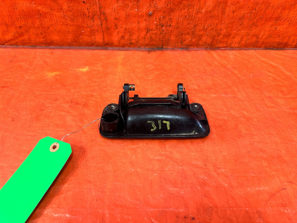90 91 HONDA CIVIC HATCHBACK   DRIVER LEFT EXTERIOR DOOR HANDLE   OEM #3172