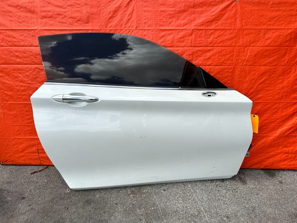 17 20 INFINITI Q60   PASSENGER RIGHT FRONT DOOR COMPLETE W/ INTERNALS   OEM 2894