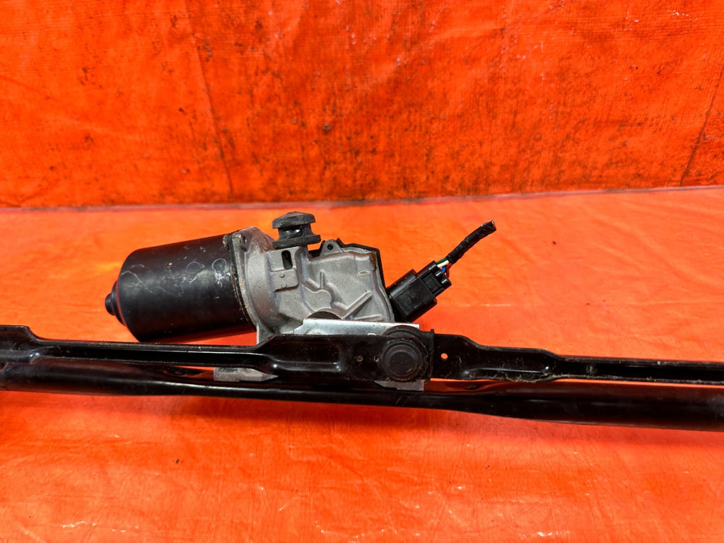 10 16 HYUNDAI GENESIS COUPE WINDSHIELD WIPER MOTOR W/ LINKAGE COMPLETE OEM 3258