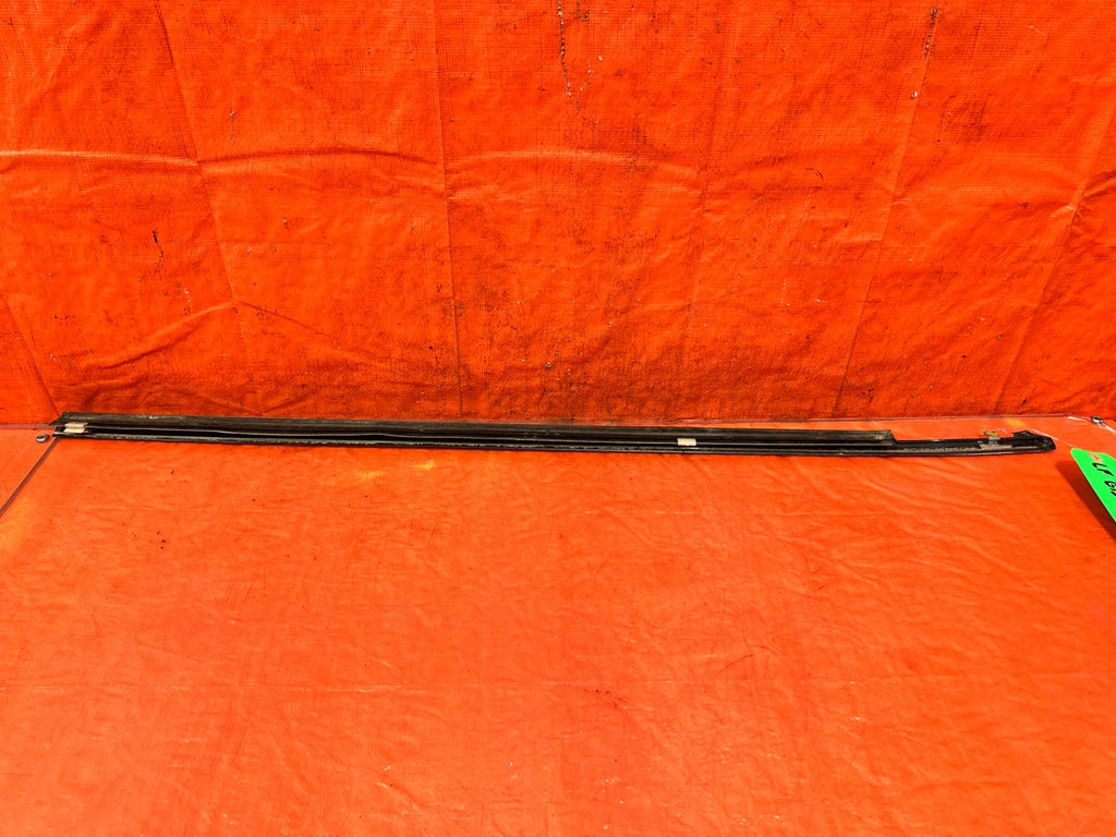 90-91 HONDA CIVIC HATCHBACK - DRIVER LEFT EXTERIOR WINDOW GLASS TRIM - OEM 3174
