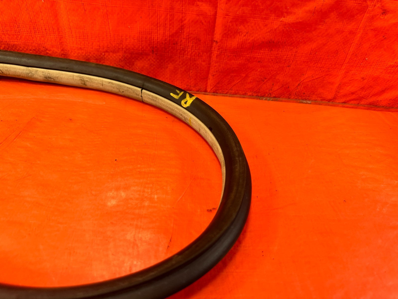 04 08 ACURA TSX   RIGHT FRONT DOOR TO CHASSIS WEATHER STRIP OPEN TRIM OEM #3042