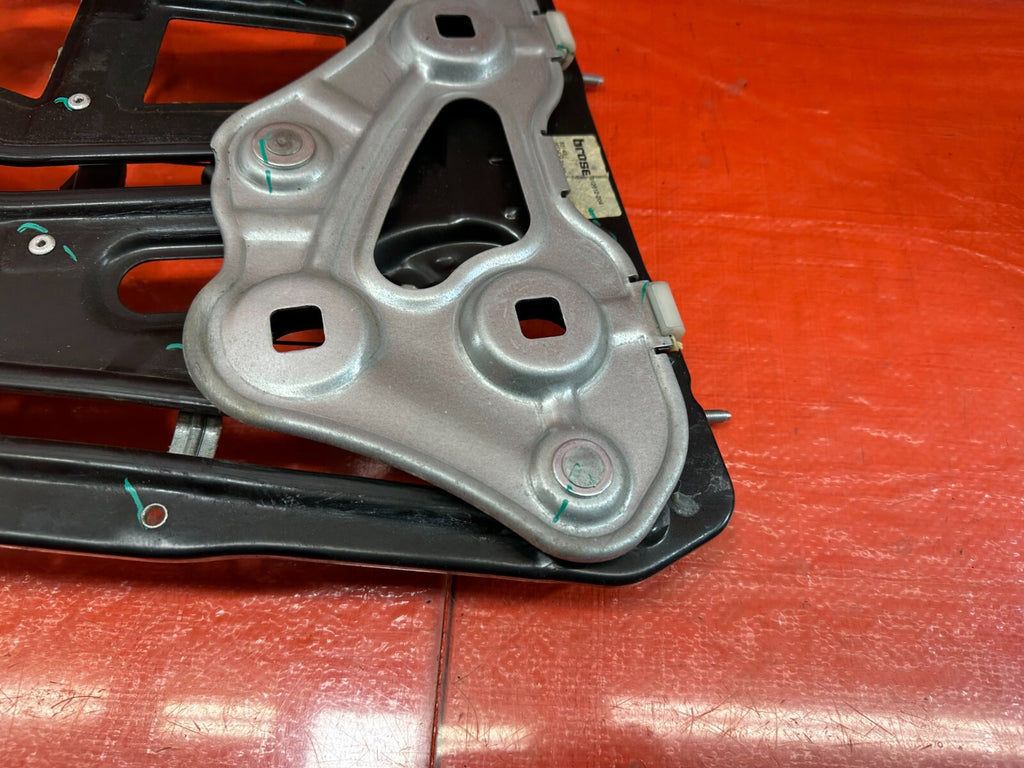 09 15 INFINITI G37 CONVERTIBLE RIGHT REAR QUARTER GLASS WINDOW REGULATOR OEM 2321