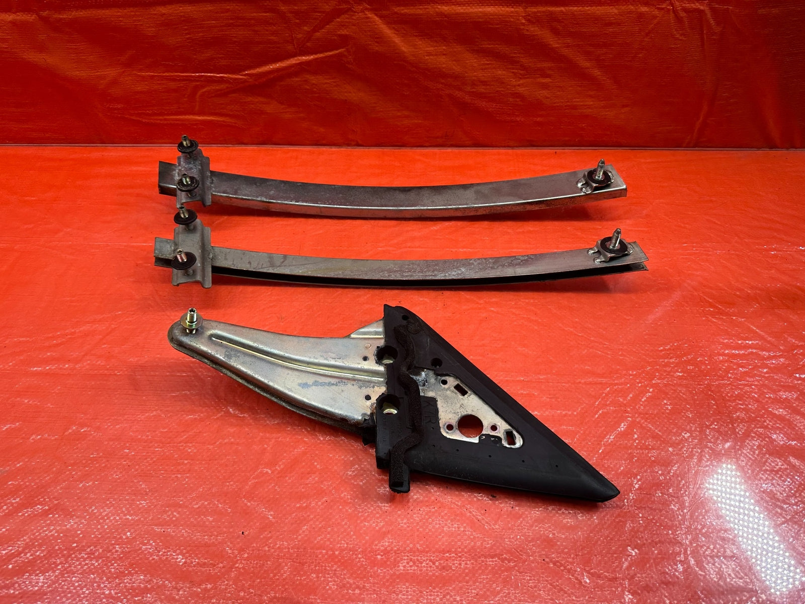 90 93 ACURA INTEGRA 2D   DOOR SASH & GUIDE WINDOW CHANNEL BRACKET SET RIGHT #1898