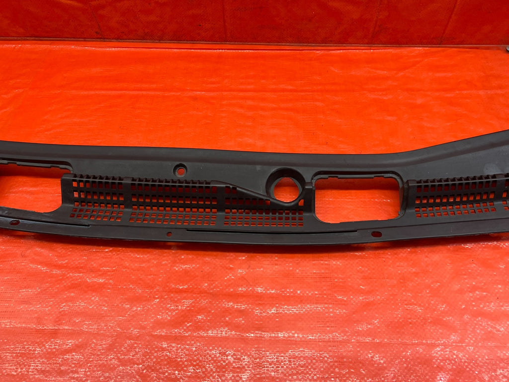 98 02 HONDA ACCORD   WINDSHIELD WIPER COWL TRIM PLASTIC   OEM FACTORY #1676